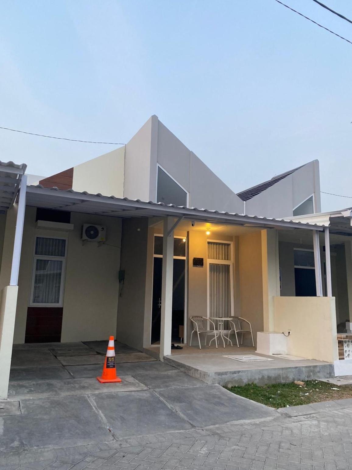 Villa Ku Villa Mu Semarang Exterior photo